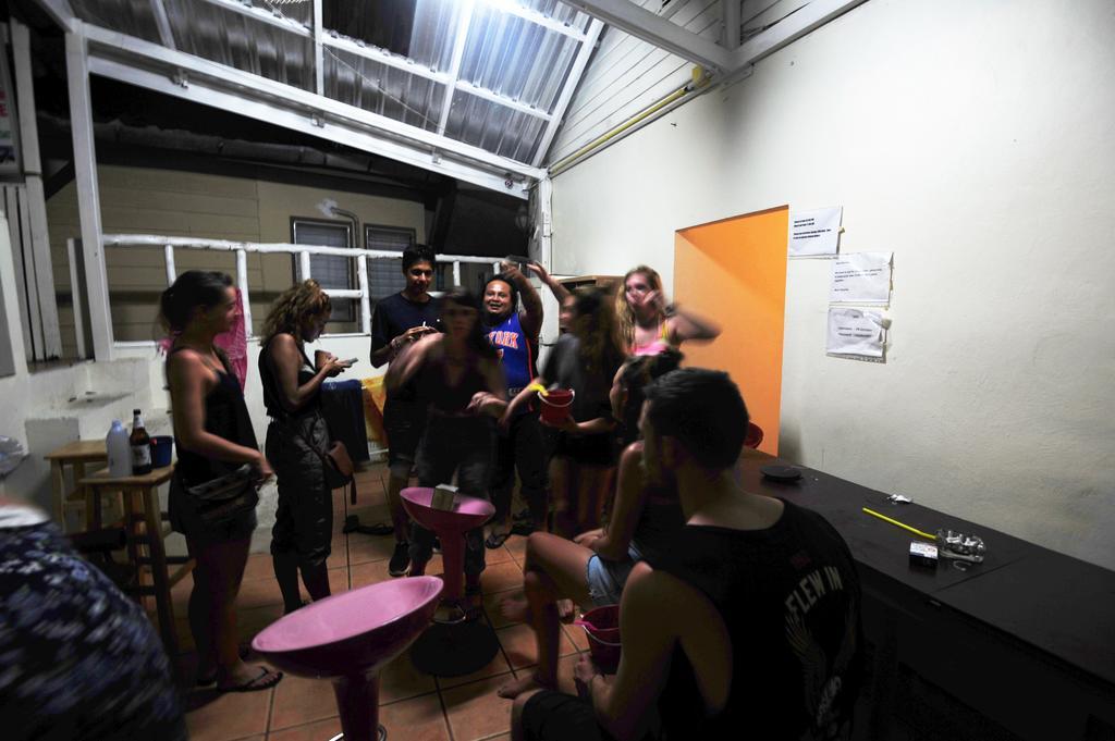 קו פי פי October Hostel מראה חיצוני תמונה