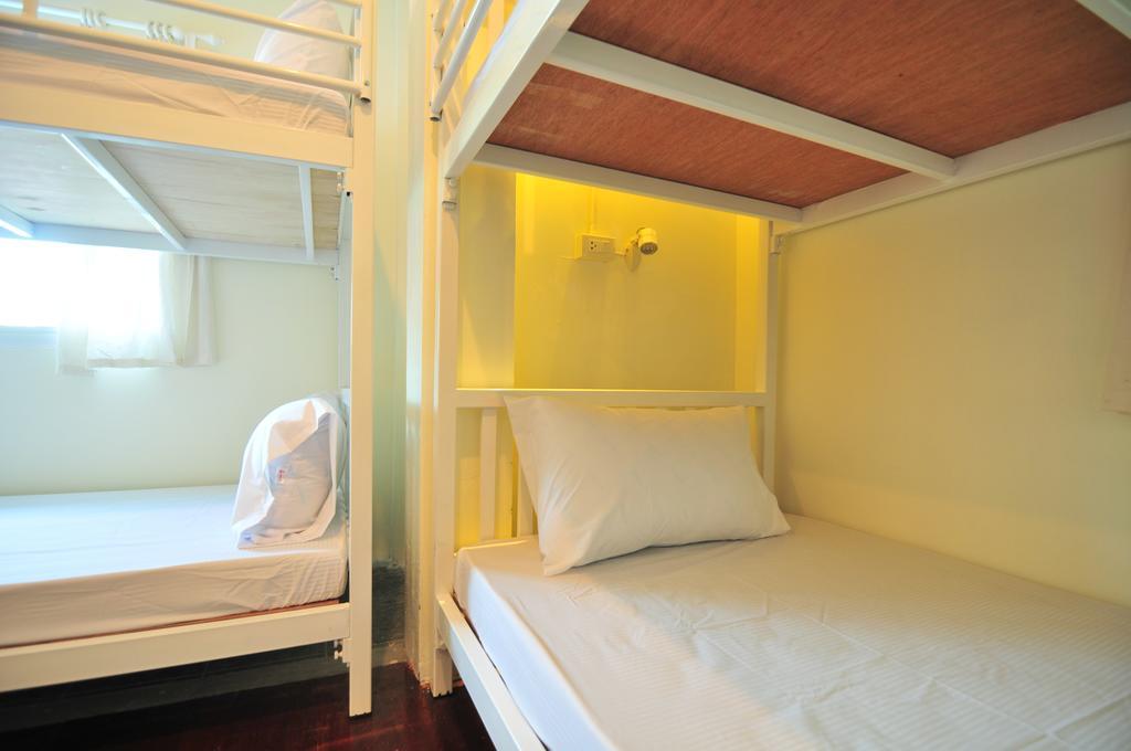 קו פי פי October Hostel מראה חיצוני תמונה